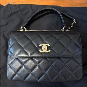 New in box Authentic Chanel Trendy CC bag medium
Size black lambskin leather